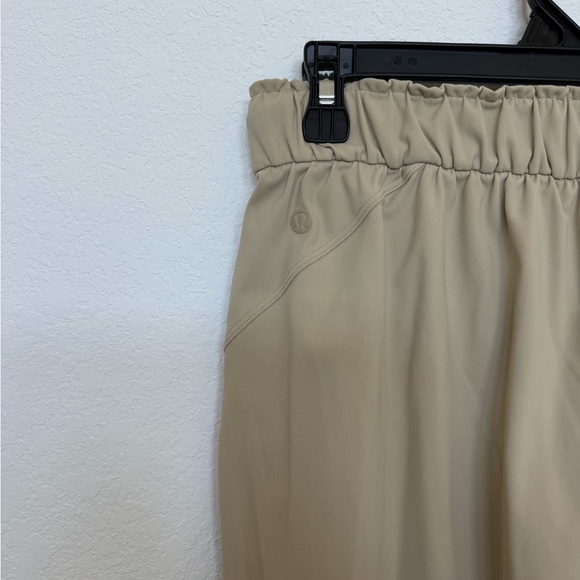 Lululemon Joggers in Trench Size 8 - Picture 4 of 5